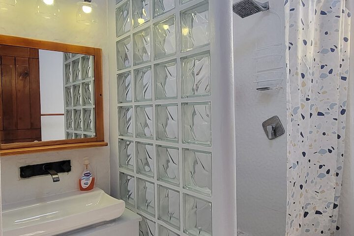 Room 99 of 124