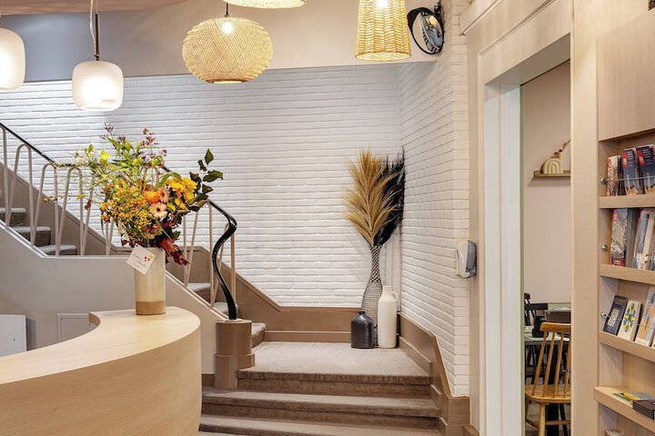 Guest Lobby