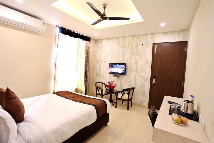 Room 30 of 60