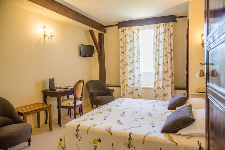 Room 4 of 35