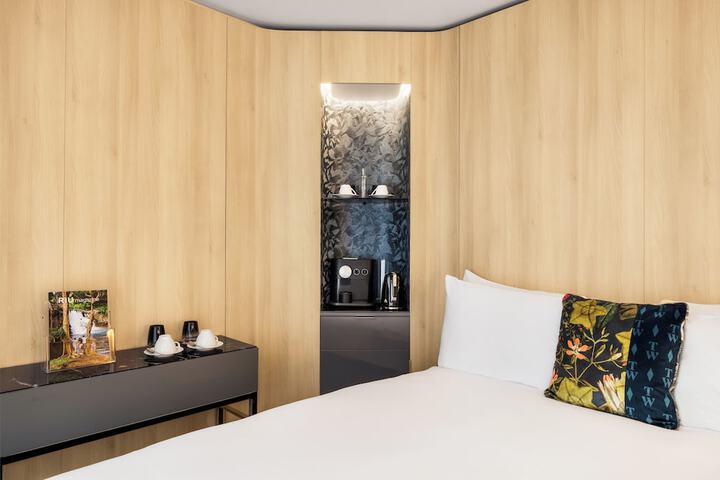 Room 45 of 94