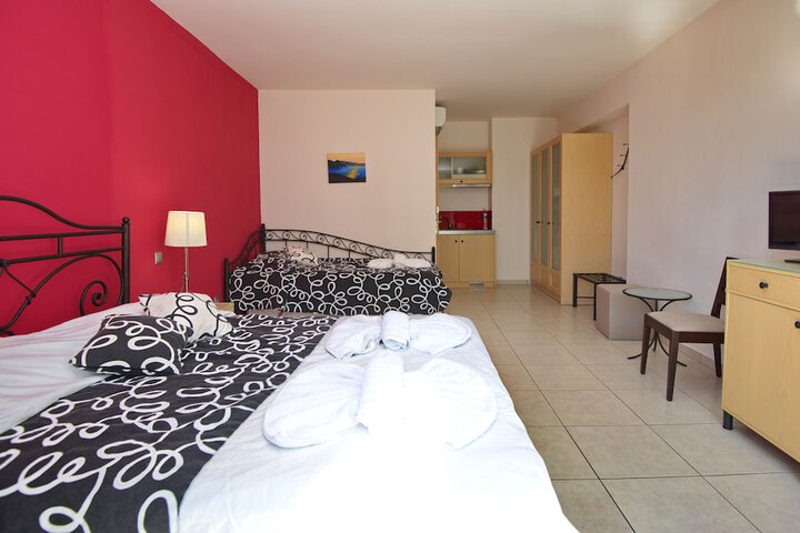 Room 5 of 38