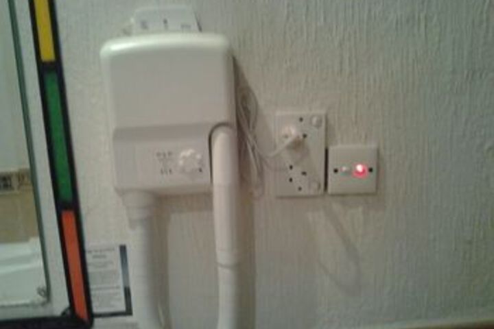 Room 2 of 27