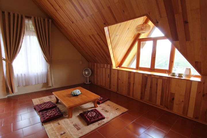 Room 15 of 210