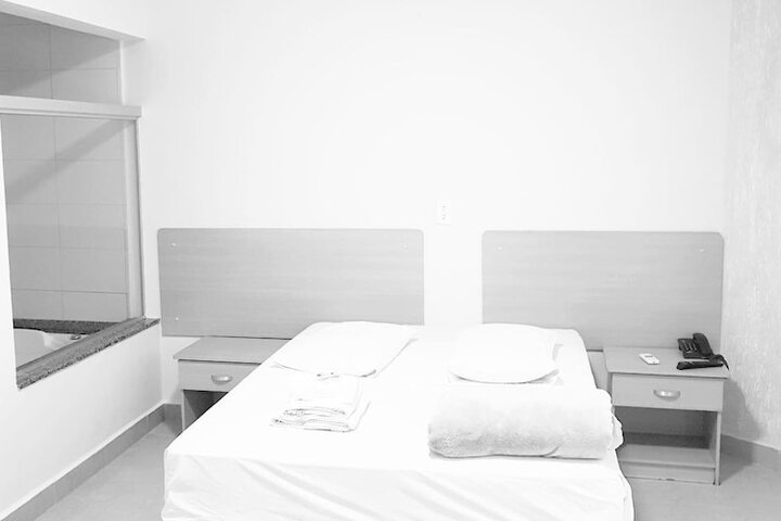 Room 10 of 38