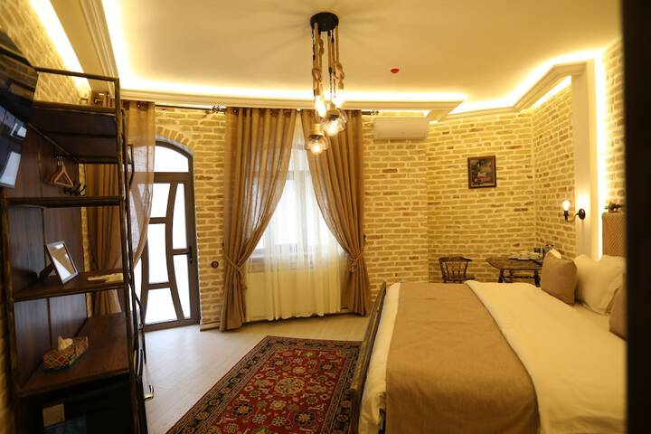 Room 11 of 41