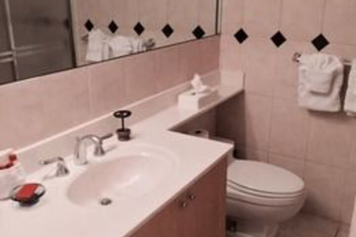 Room 12 of 171