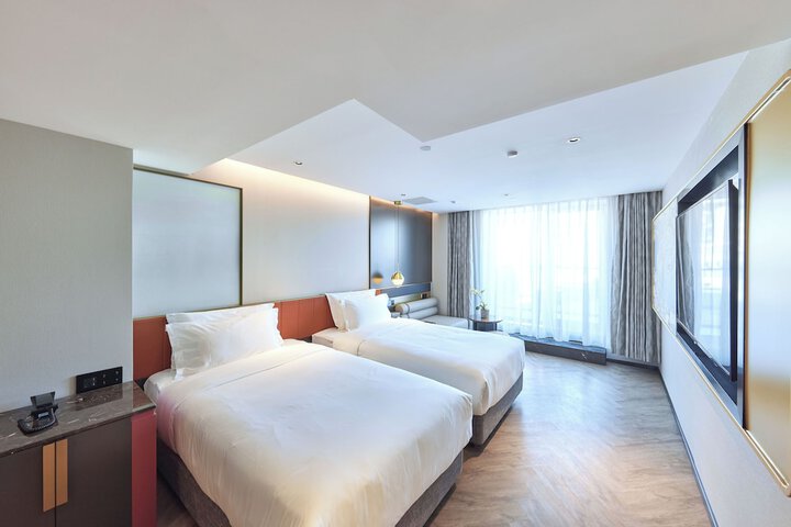 Room 42 of 52
