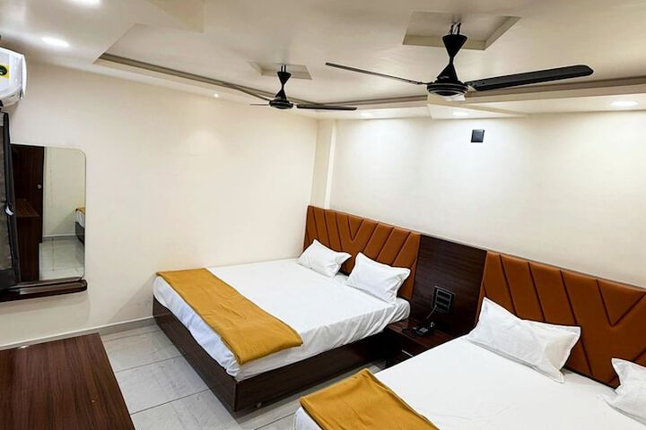 Room 8 of 13