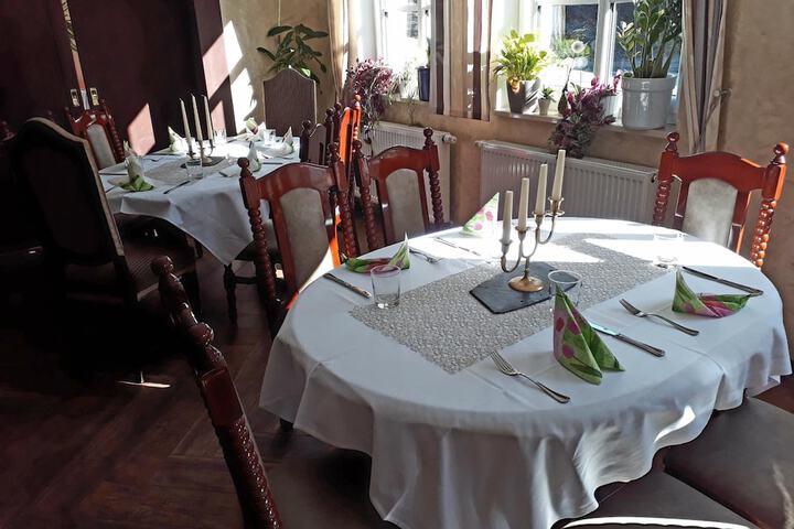 Dining 26 of 47
