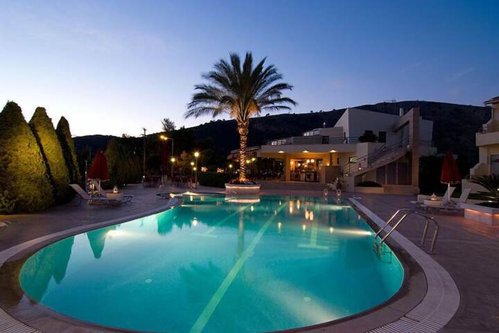 Pool Hotel
