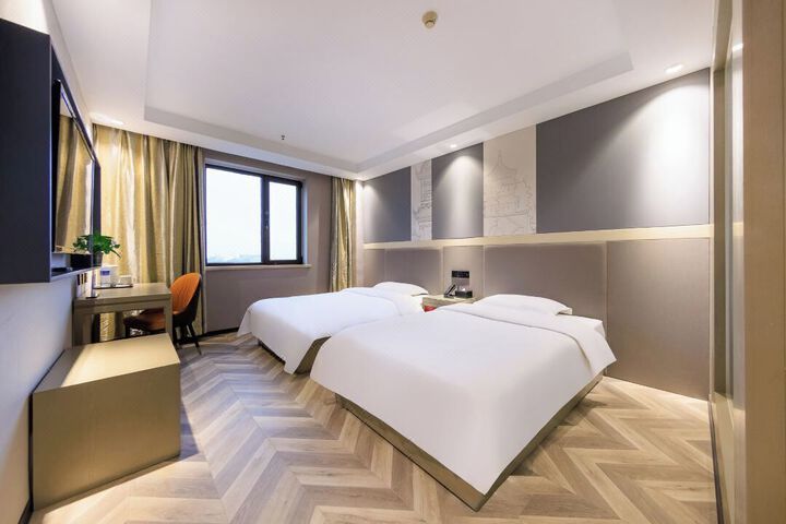 Room 17 of 18