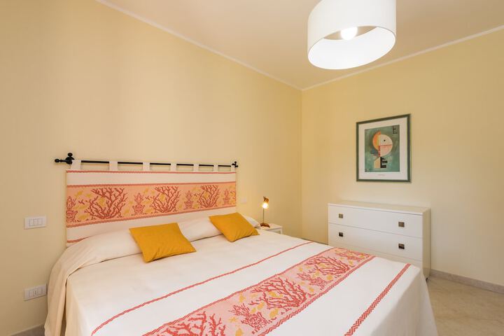 Room 35 of 104