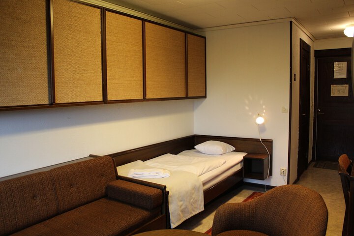 Room 32 of 140