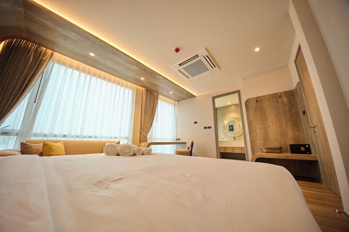 Room 20 of 39