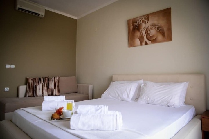 Room 7 of 23
