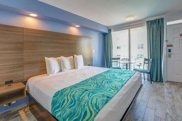 Room 3 of 32