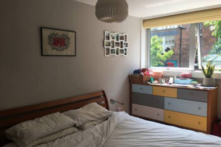 Room 10 of 16