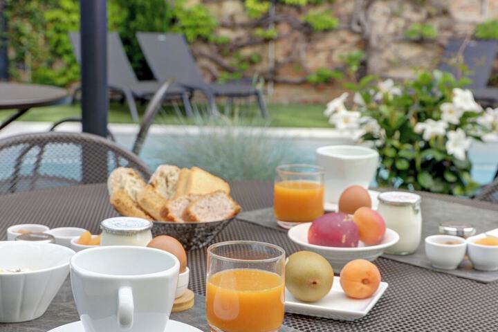 Breakfast/Coffee Service 12 of 38