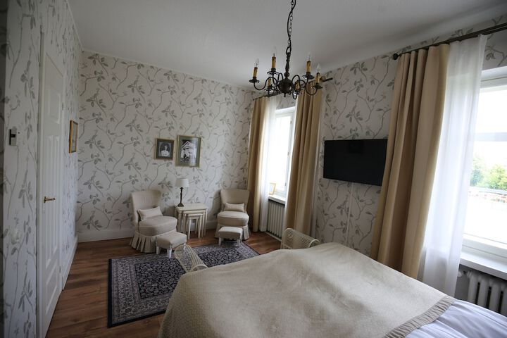 Room 27 of 54