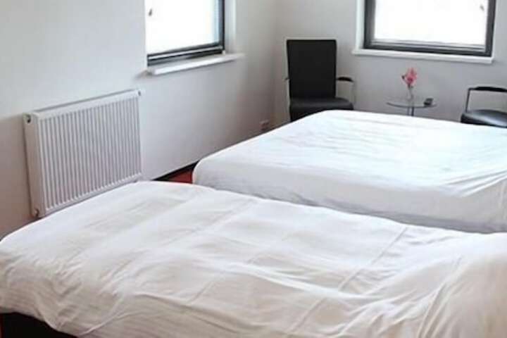 Room 9 of 39