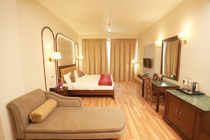 Room 21 of 38