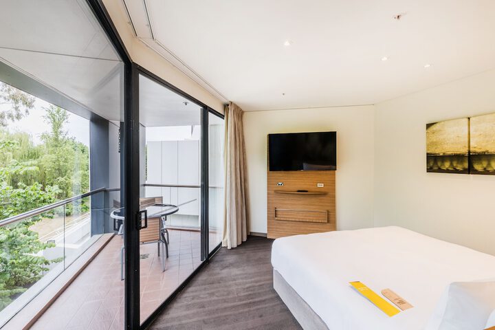 Room 33 of 138