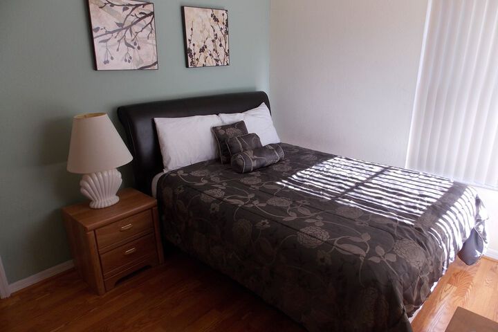 Room 14 of 195
