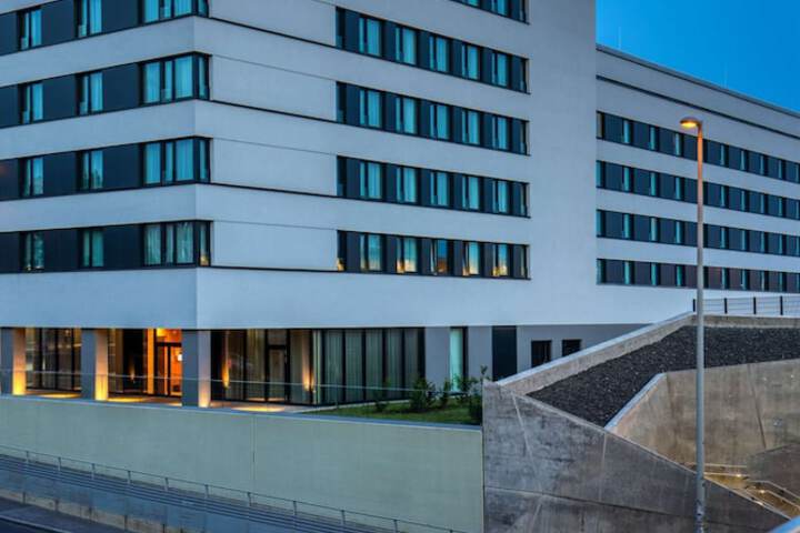 Exterior of IntercityHotel Graz