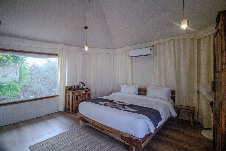 Room 17 of 76