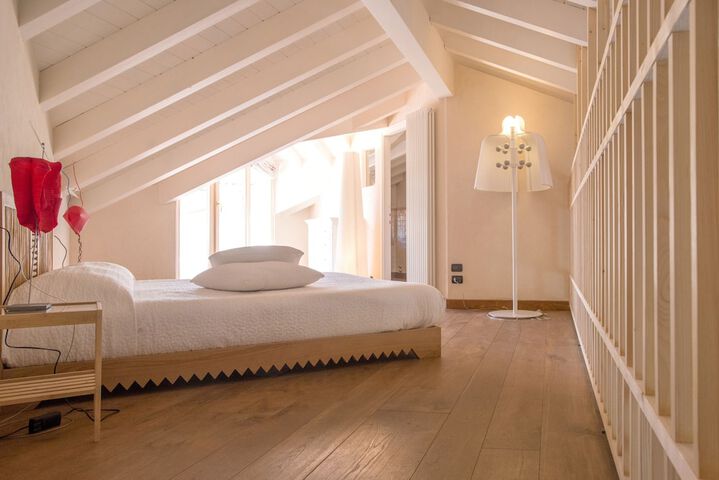 Room 2 of 40