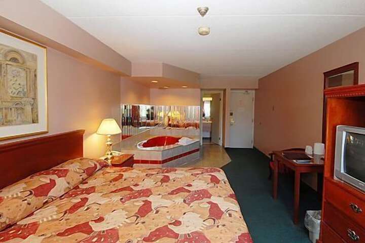 Room 23 of 95