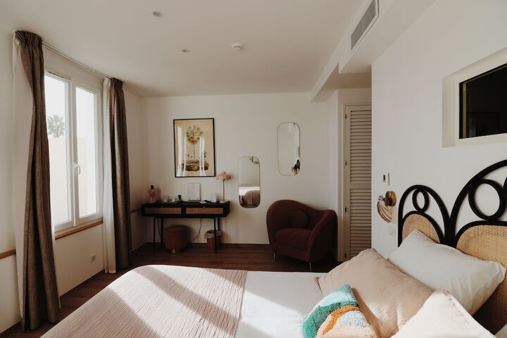 Room 71 of 165