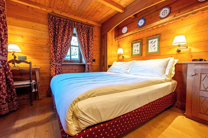 Room 6 of 34