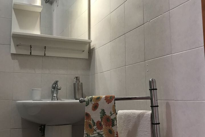 Room 32 of 45