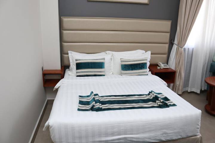 Room 11 of 26