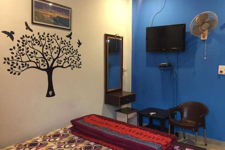 Room 11 of 29