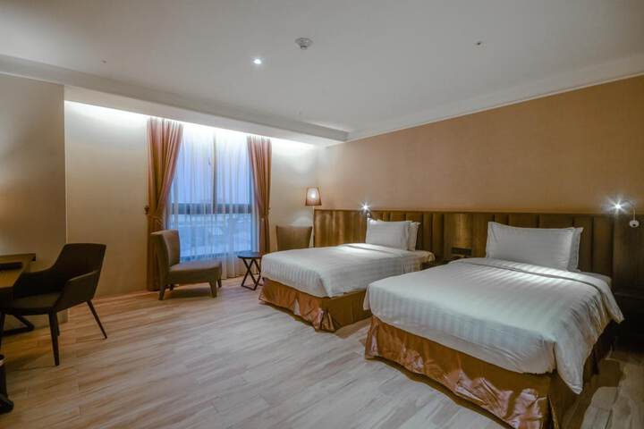 Room 8 of 42