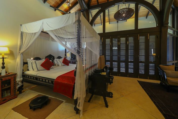 Room 11 of 80