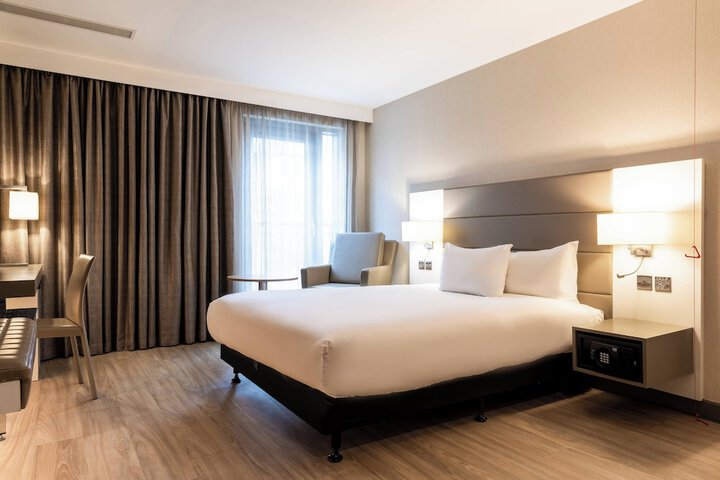 Room 14 of 41