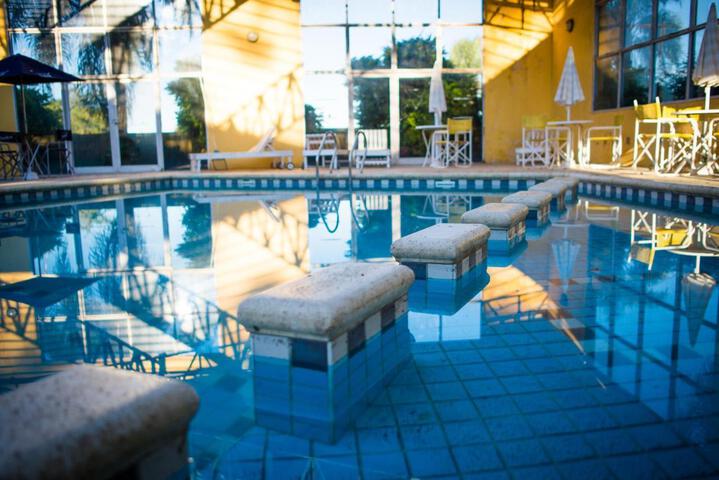 Pool 10 of 25