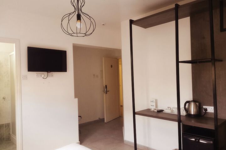 Room 43 of 110