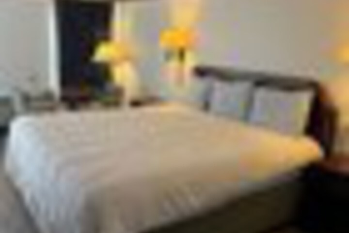 Room 17 of 30