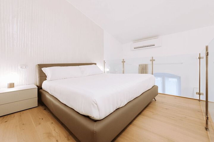 Room 8 of 64