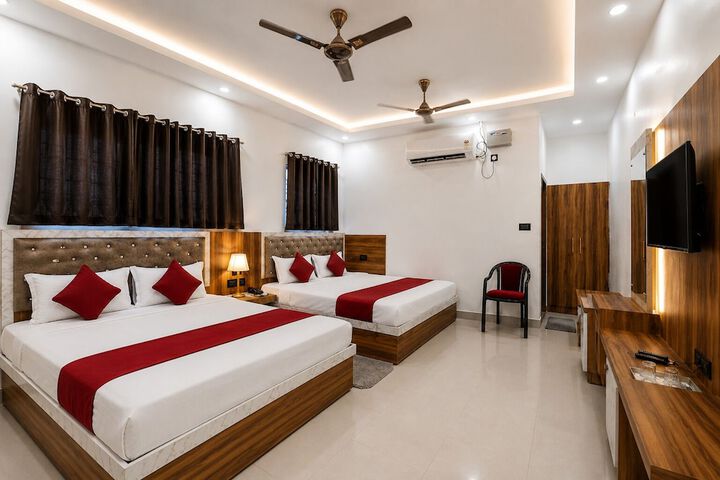 Room 3 of 12