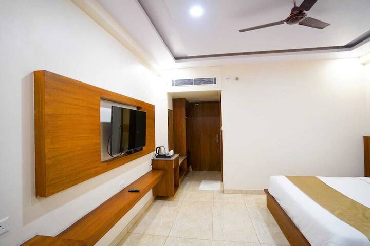Room 9 of 17