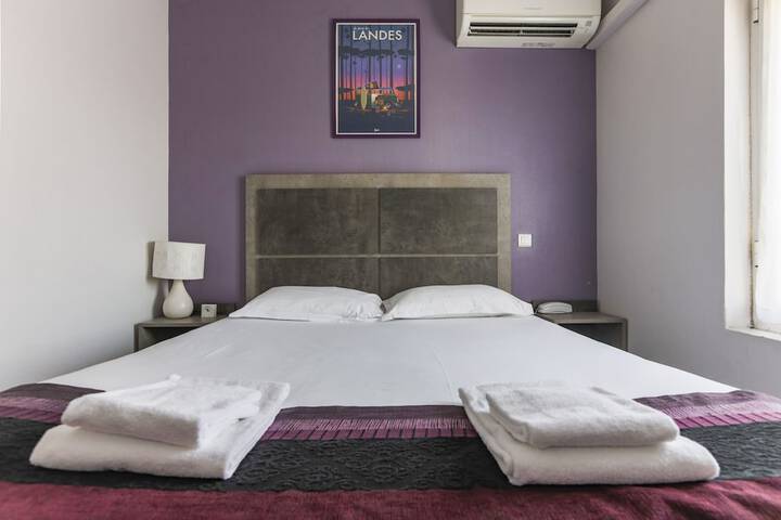 Room 11 of 24
