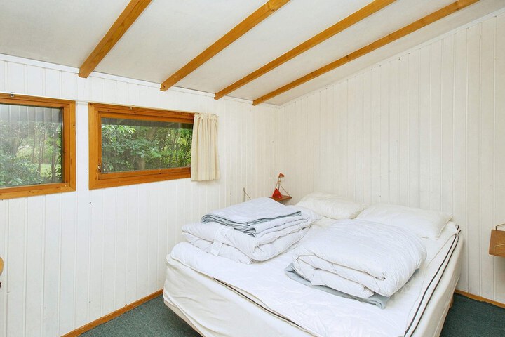 Room 4 of 33