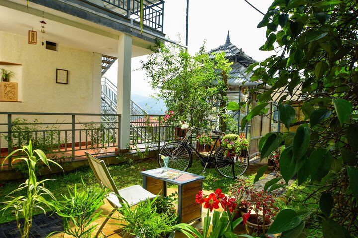 Hotel Exterior 44 of 52