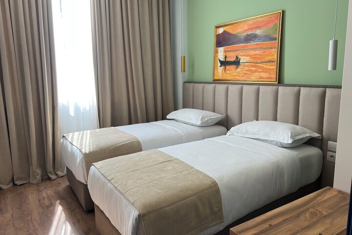 Room 11 of 26